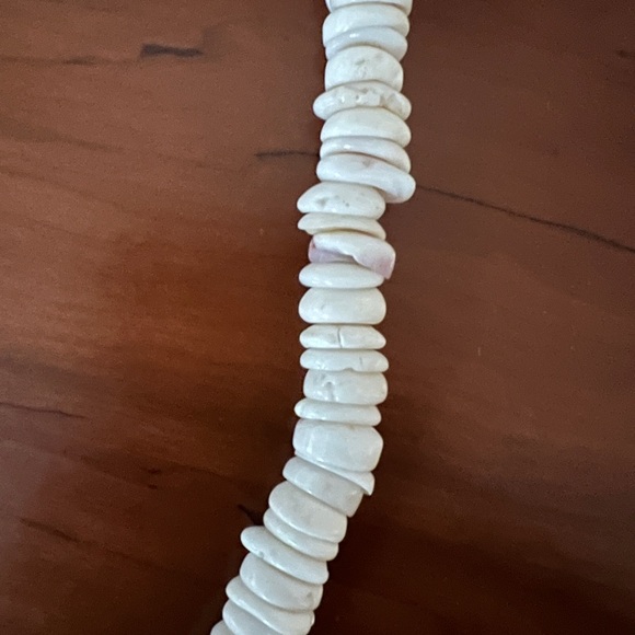 Vintage Hawaiian Puka Shell Necklace. - Picture 3 of 10